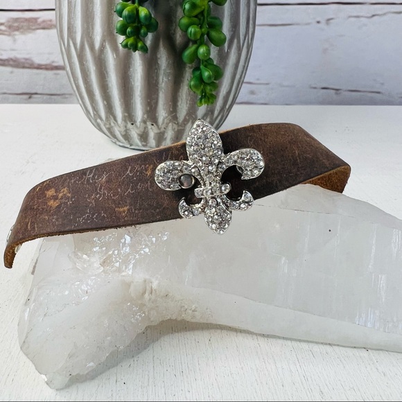 SOLD Yik Fung French Leather Fleur de Lis Rhinestone Bracelet - Picture 10 of 11
